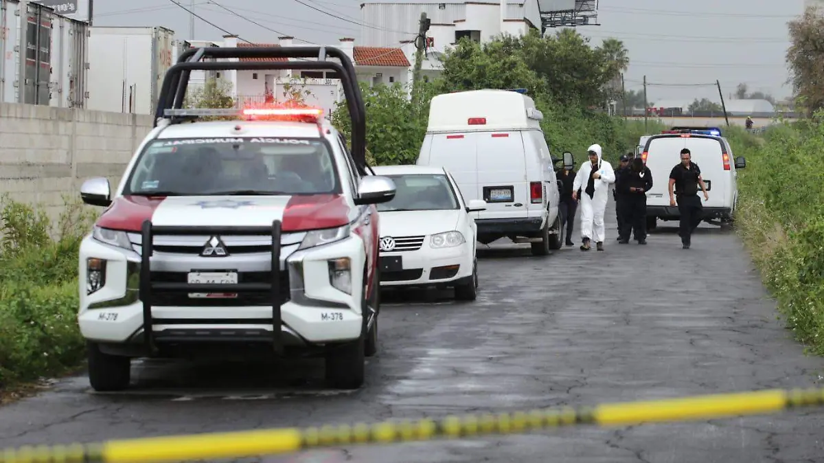 La zona fue acordonada y más tarde se presentaron peritos y agentes ministeriales